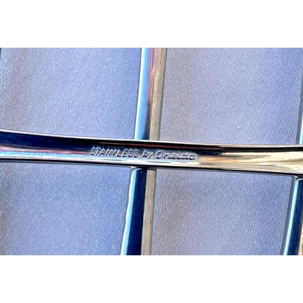 Stainless by Oneida-Cabana Dinner Forks set of 3 7.5
